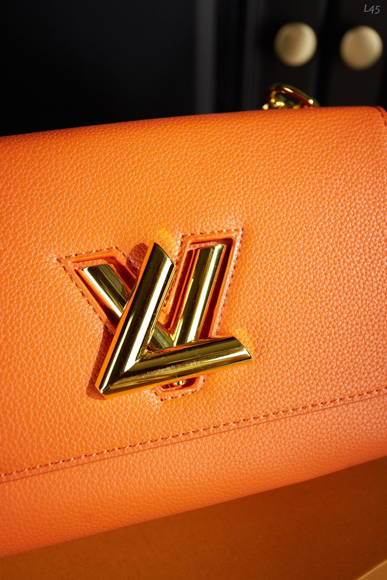 LV-BAG904