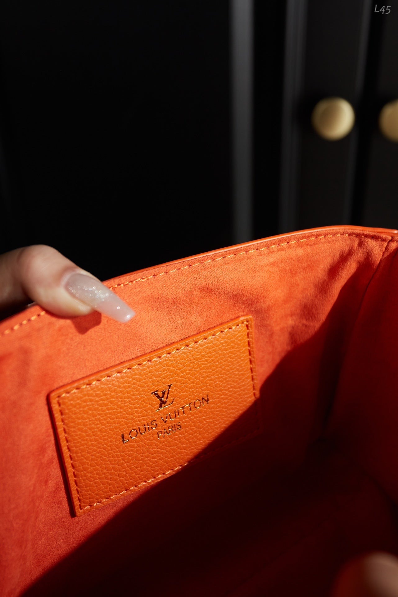 LV-BAG904