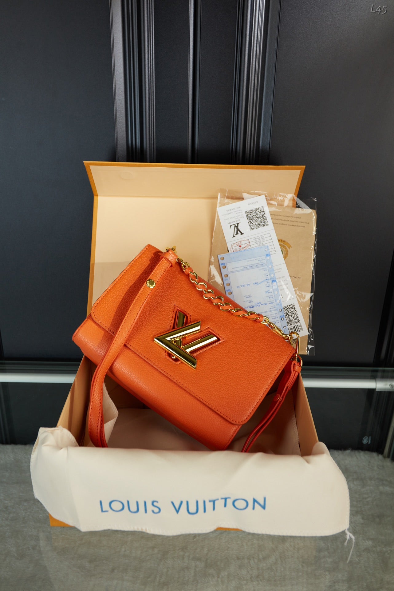 LV-BAG904