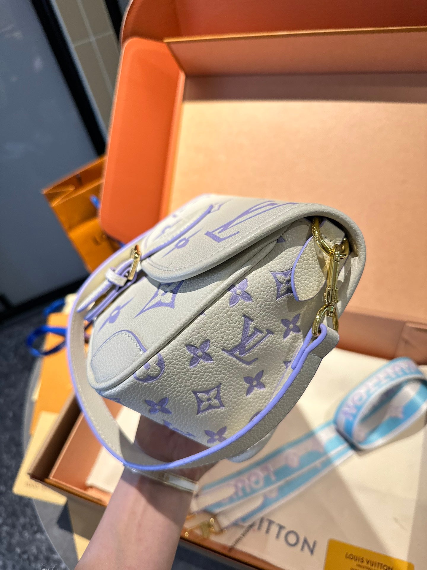 LV-BAG841