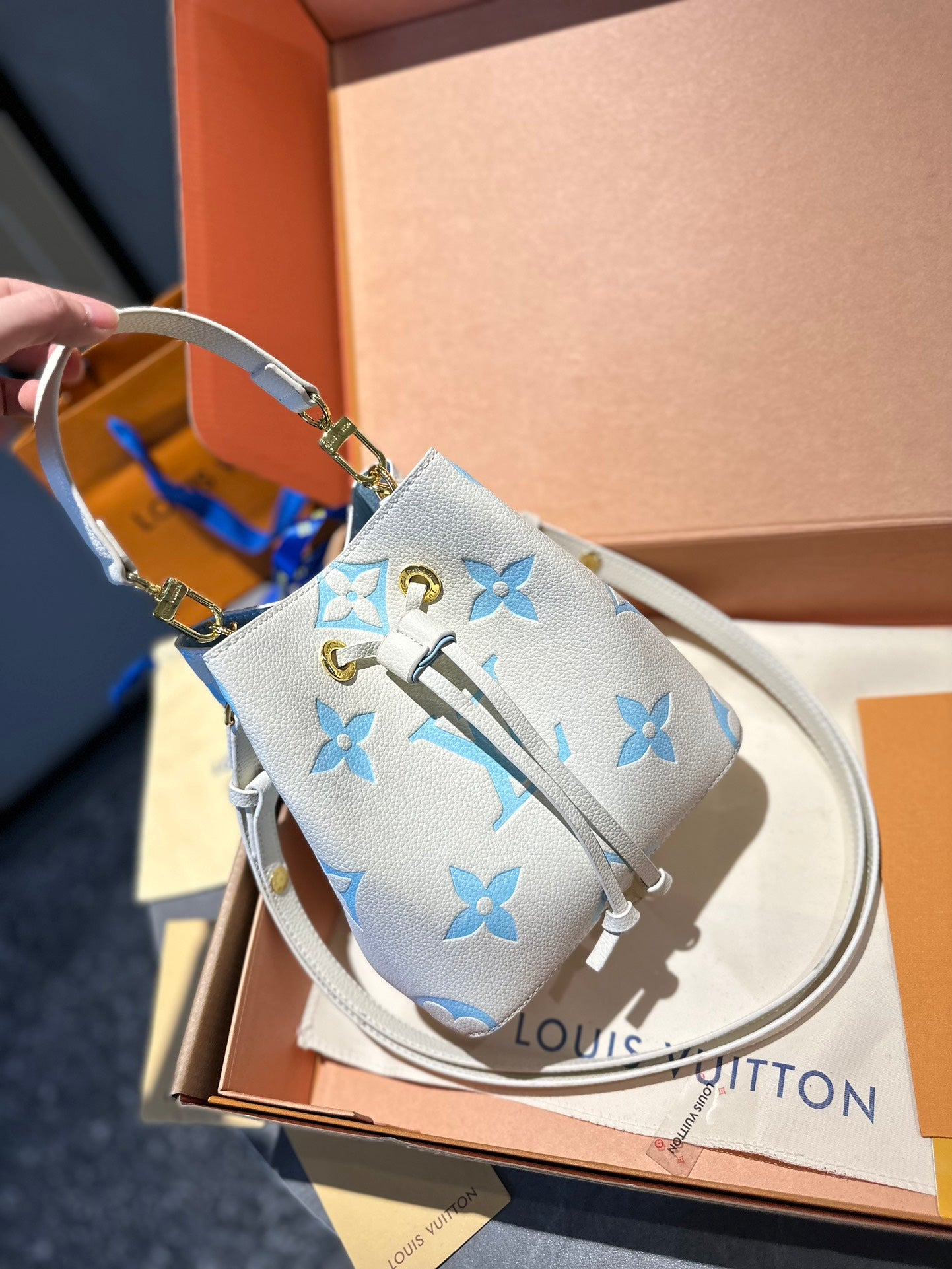 LV-BAG830