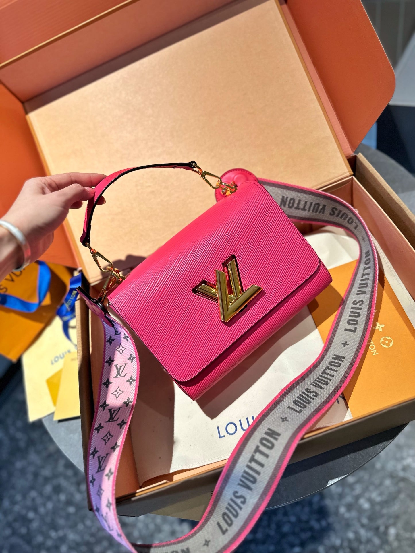 LV-BAG876