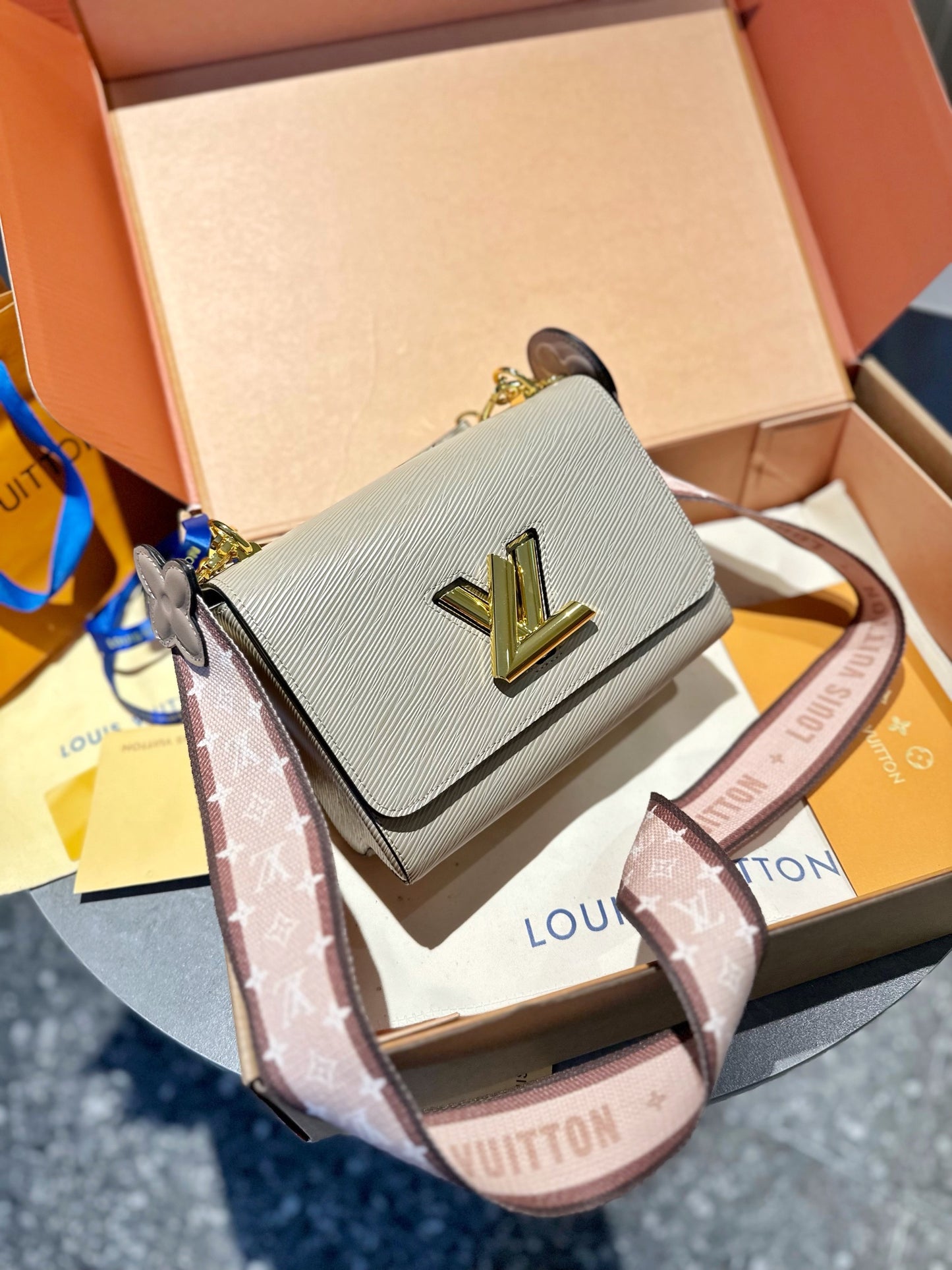 LV-BAG876