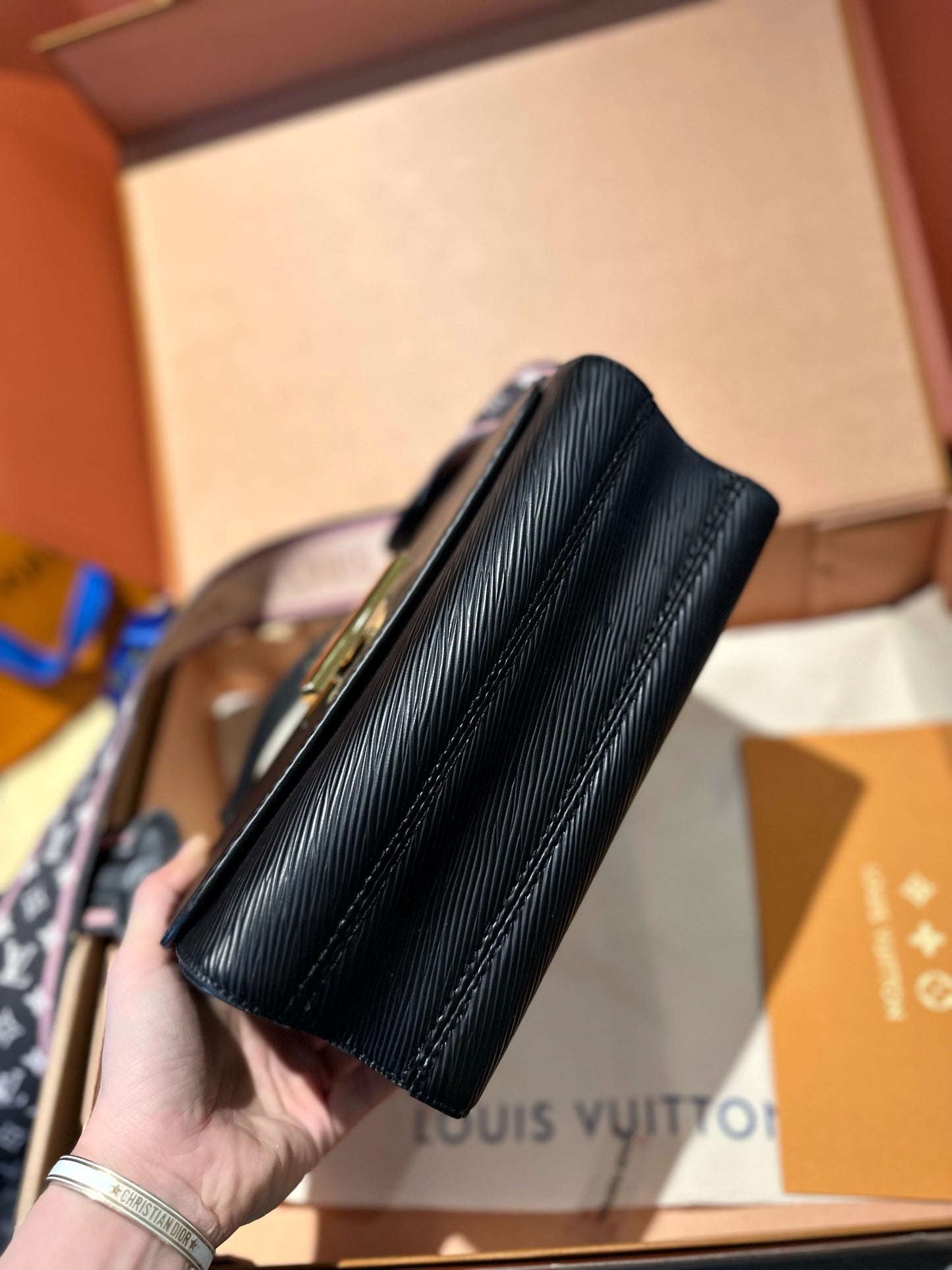 LV-BAG870
