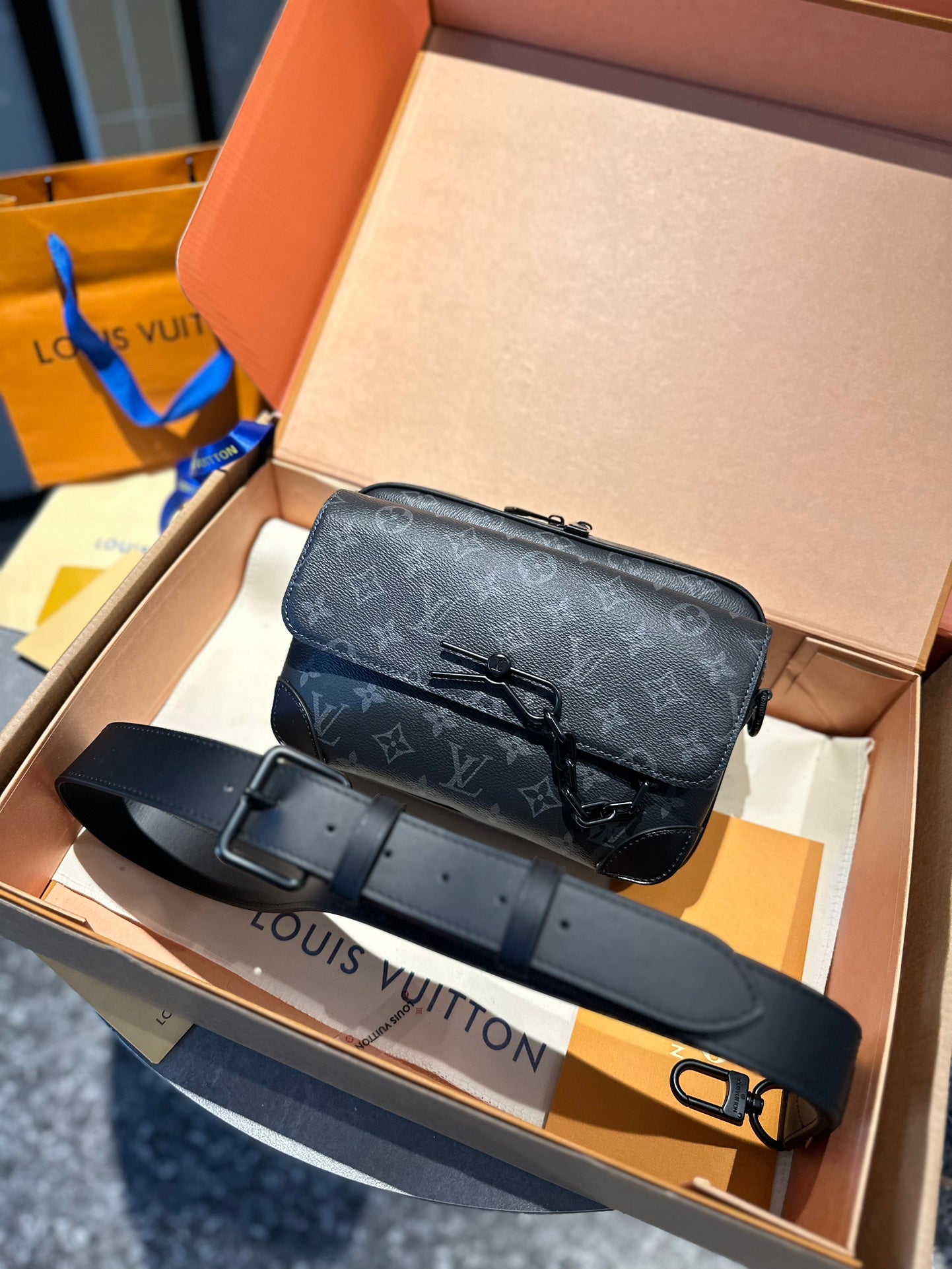 LV-BAG1014