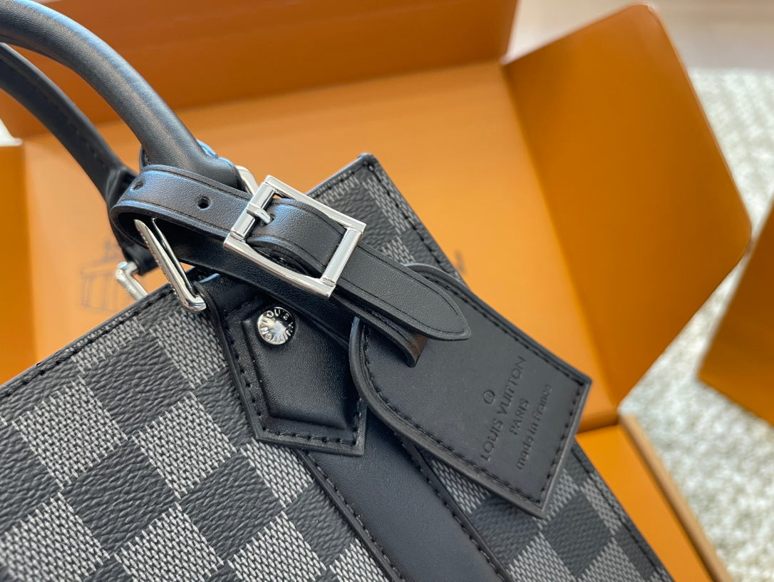 LV-BAG930