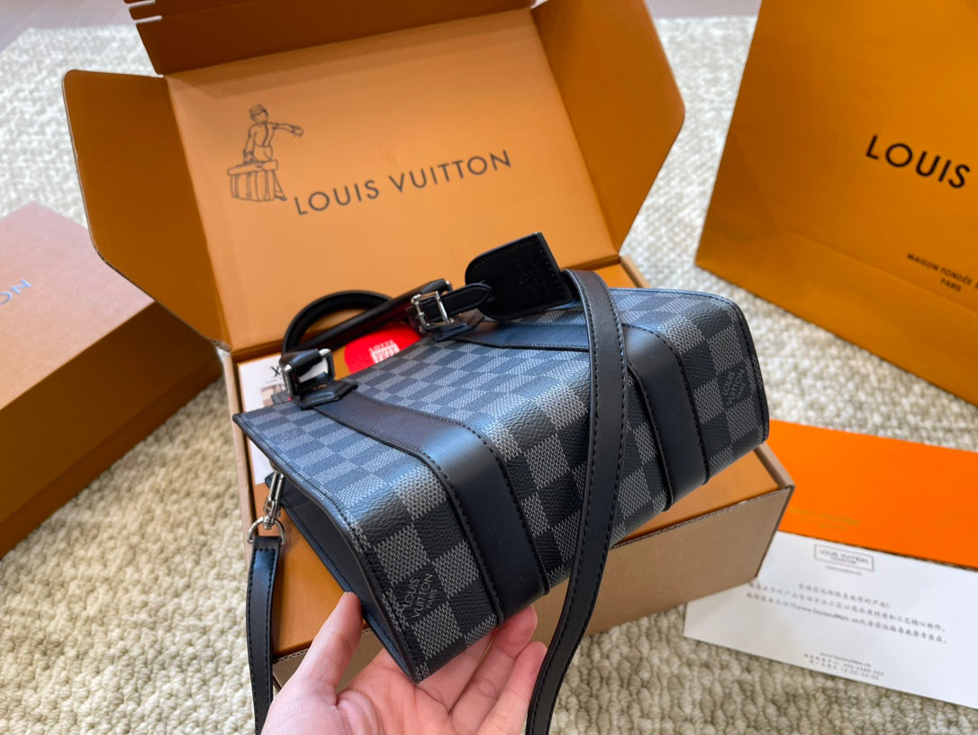 LV-BAG930