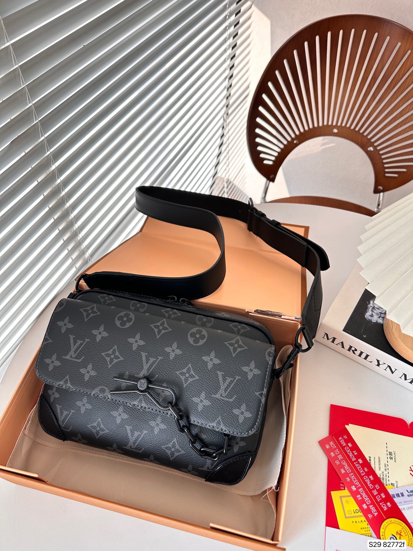 LV-BAG1024