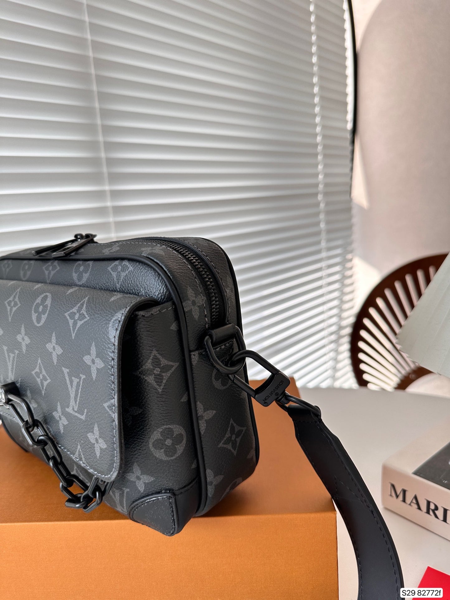 LV-BAG1024