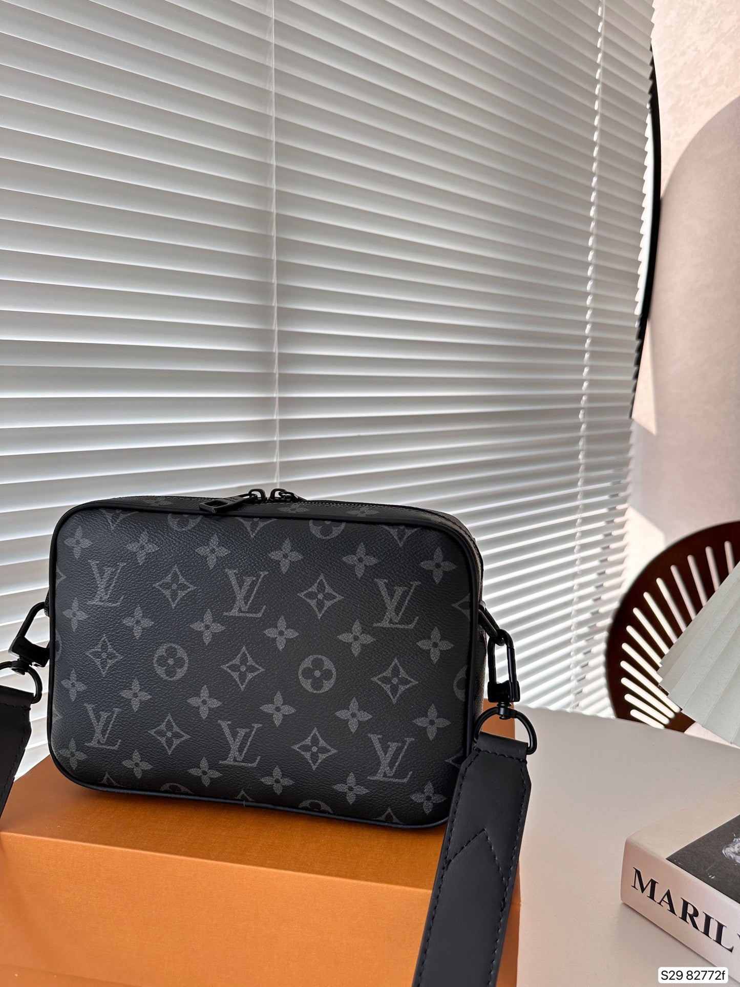 LV-BAG1024