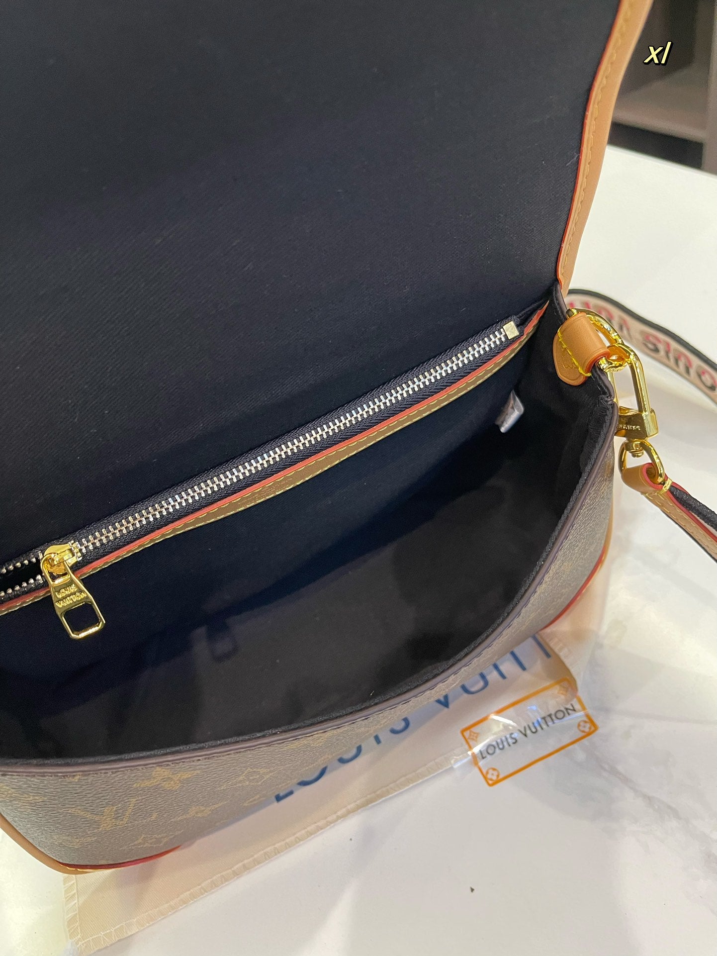 LV-BAG916