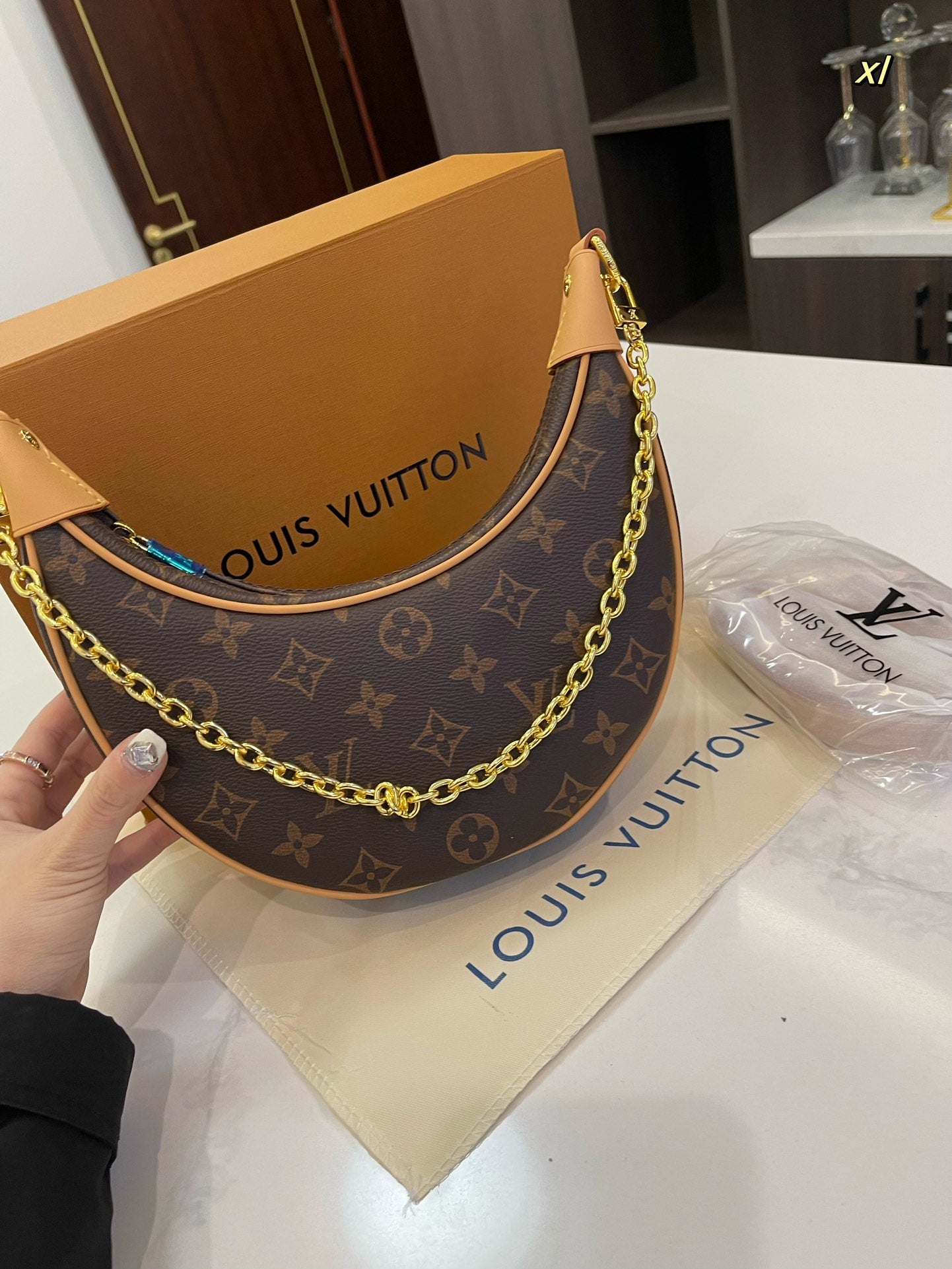 LV-BAG875