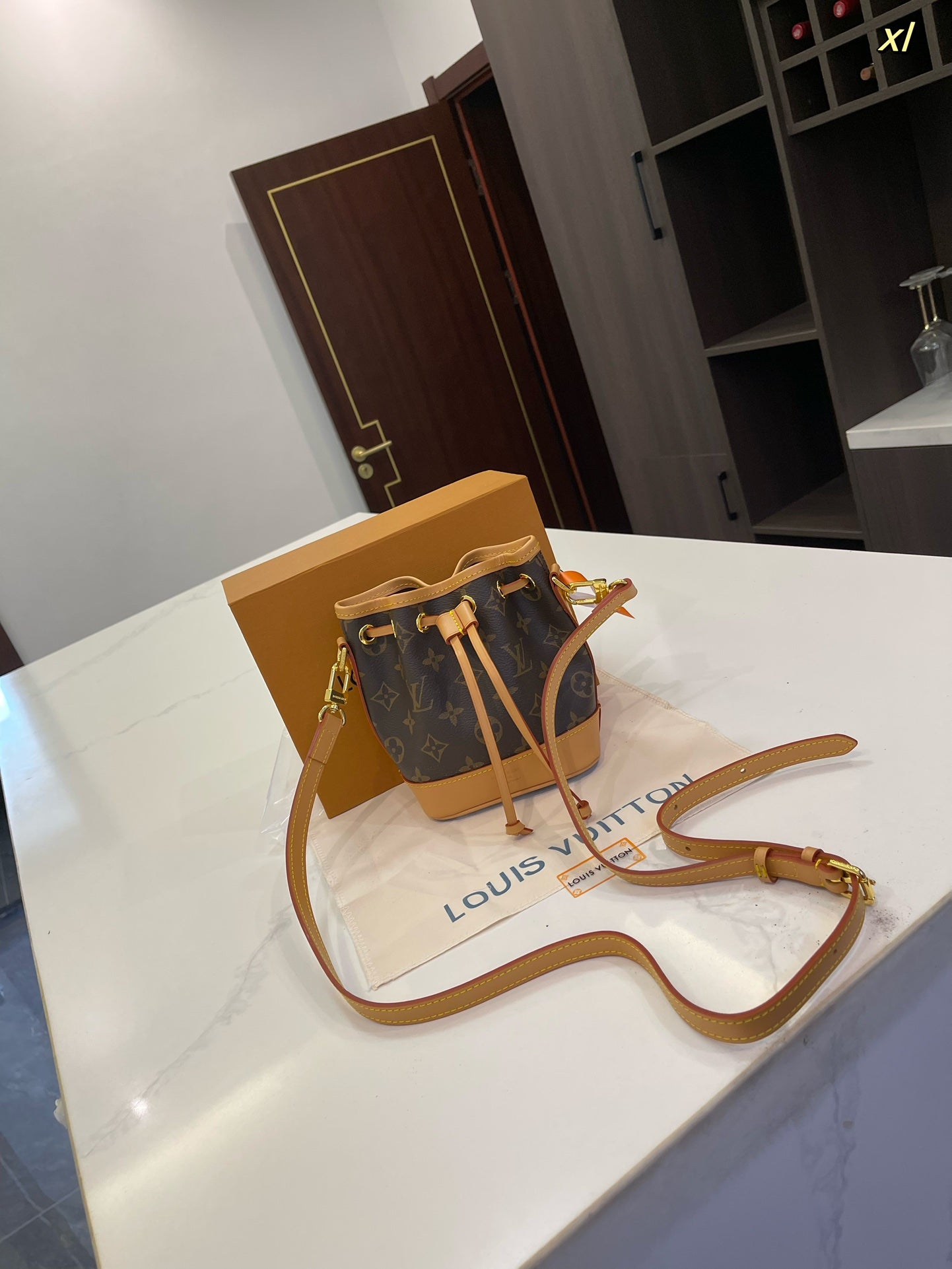 LV-BAG824