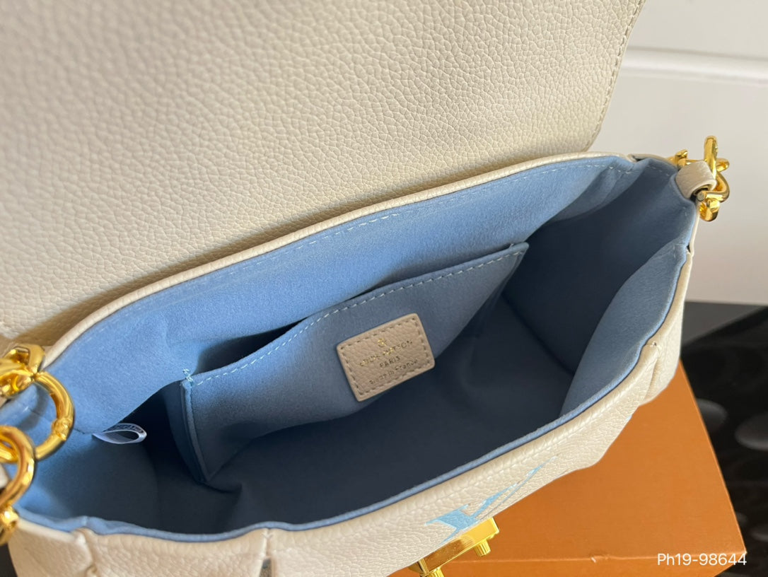 LV-BAG894