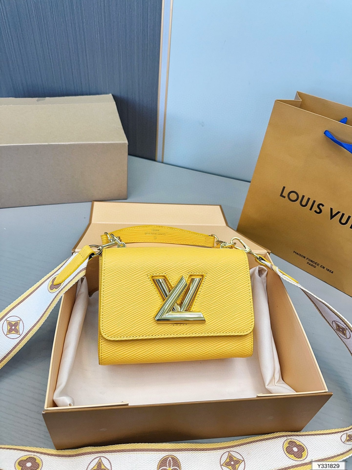 LV-BAG873