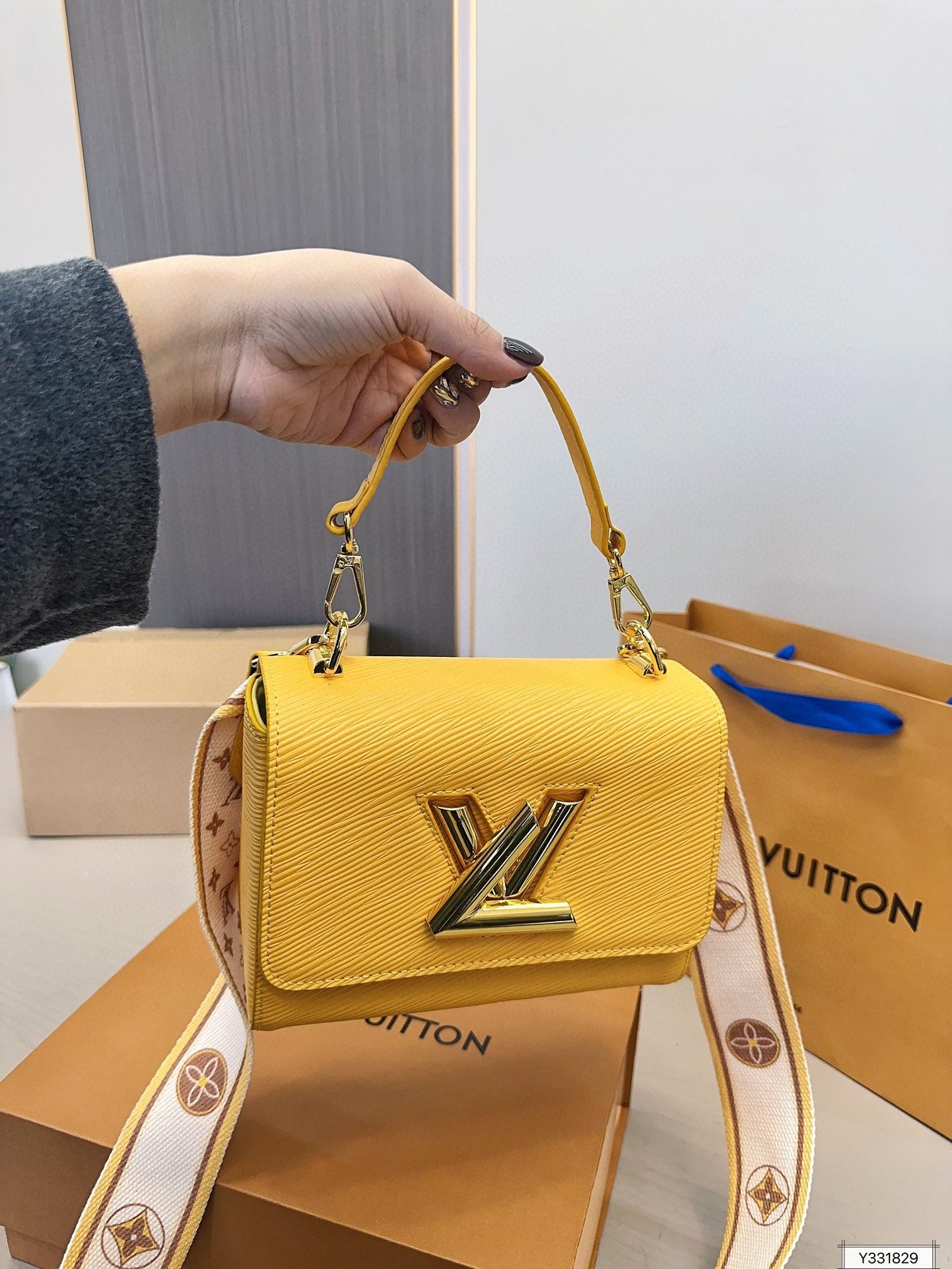 LV-BAG873