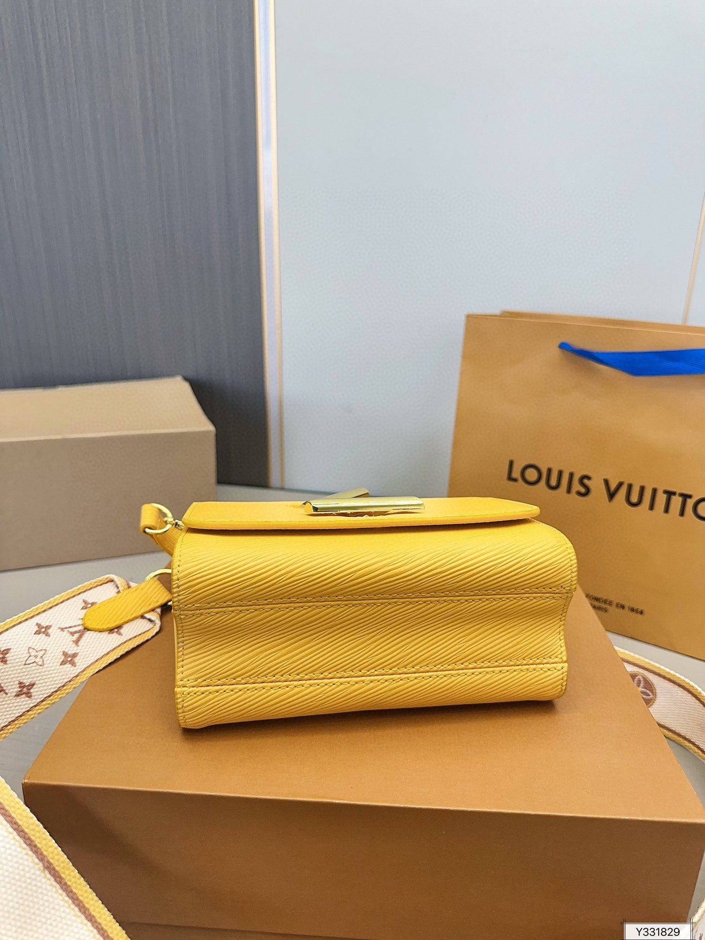 LV-BAG873