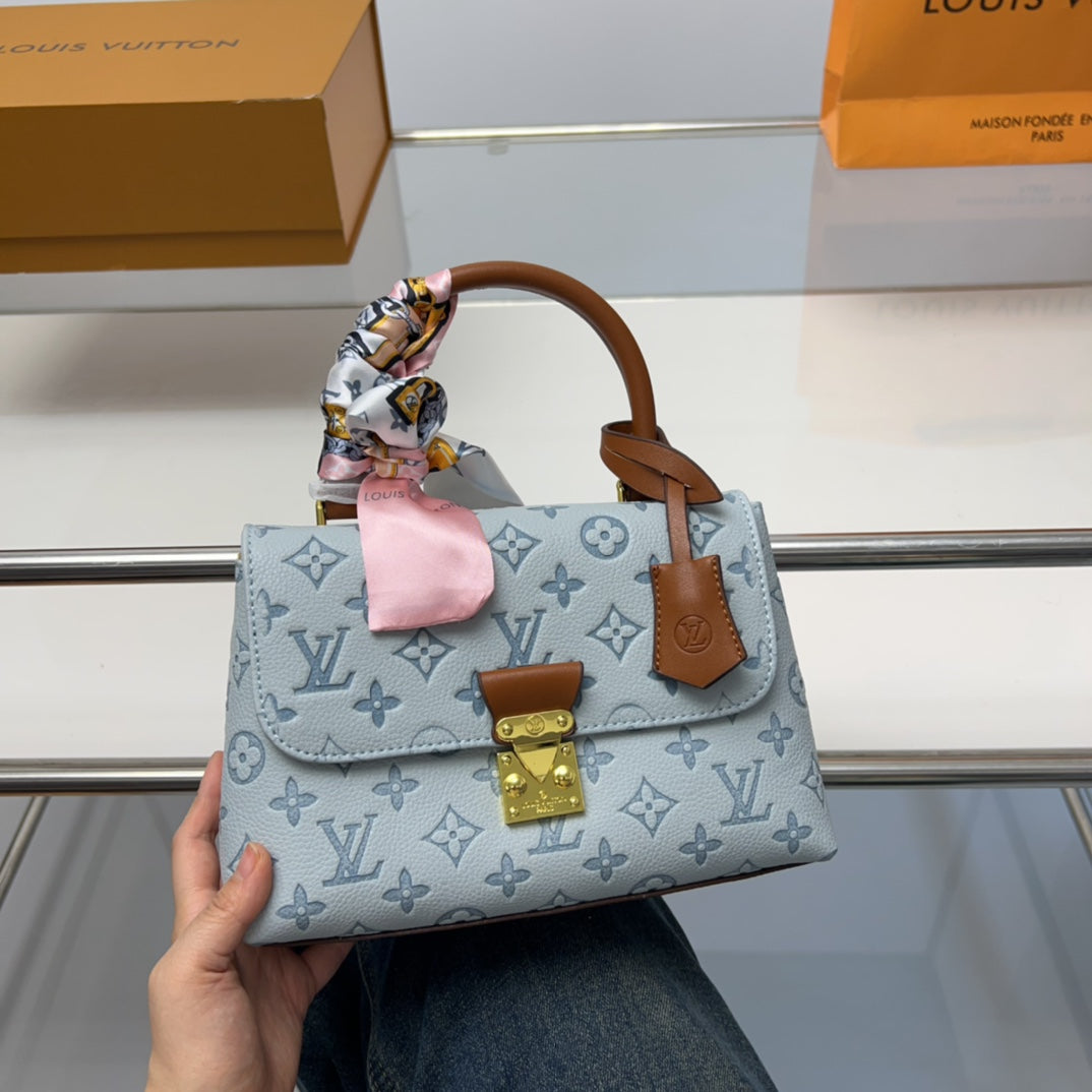 LV-BAG851