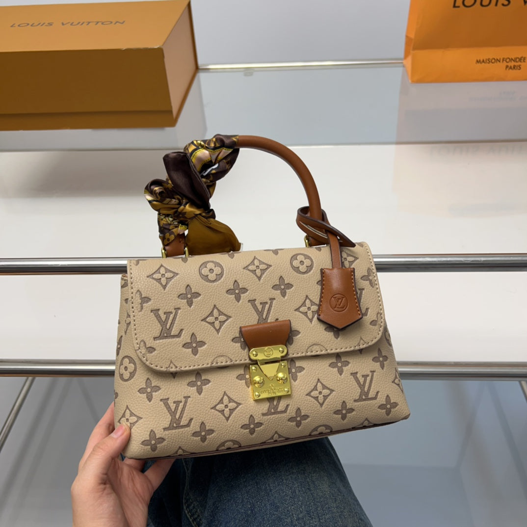 LV-BAG851
