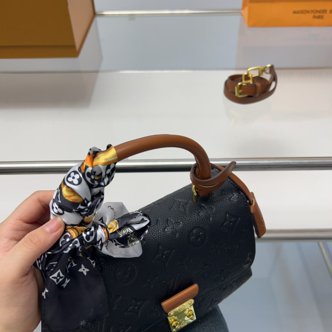 LV-BAG851