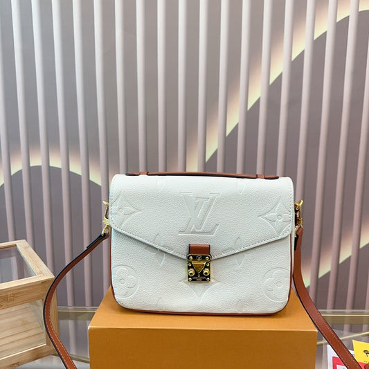 LV-BAG856