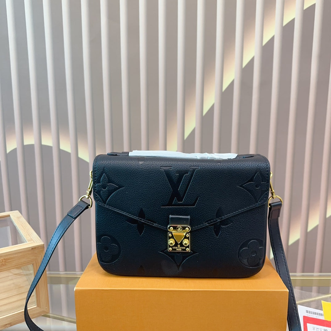 LV-BAG856