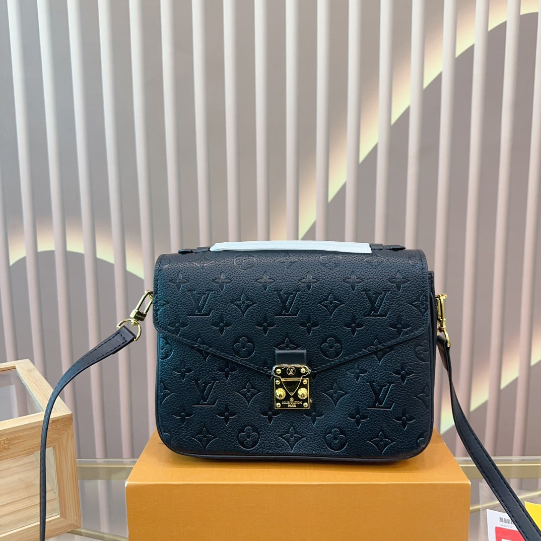 LV-BAG855