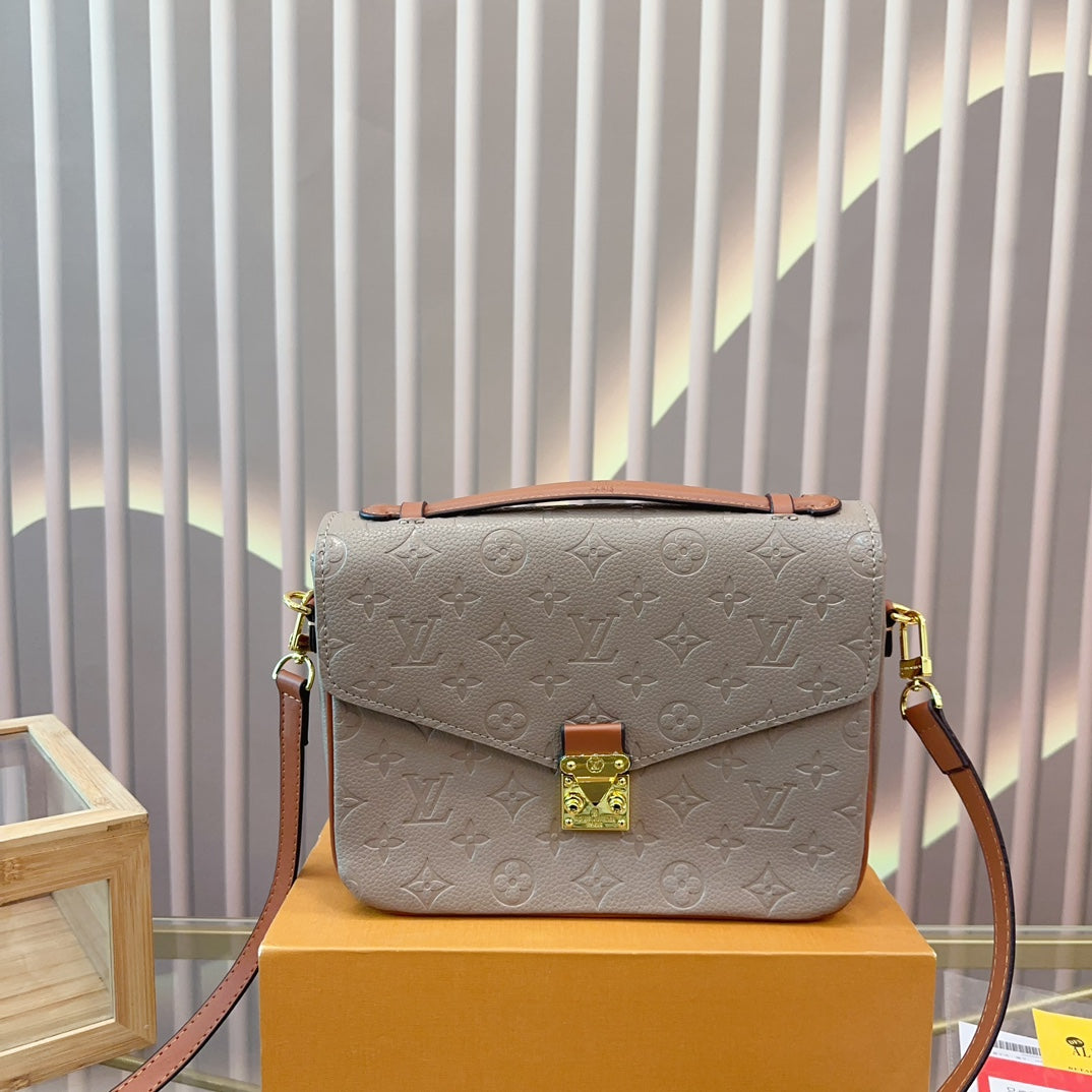 LV-BAG855