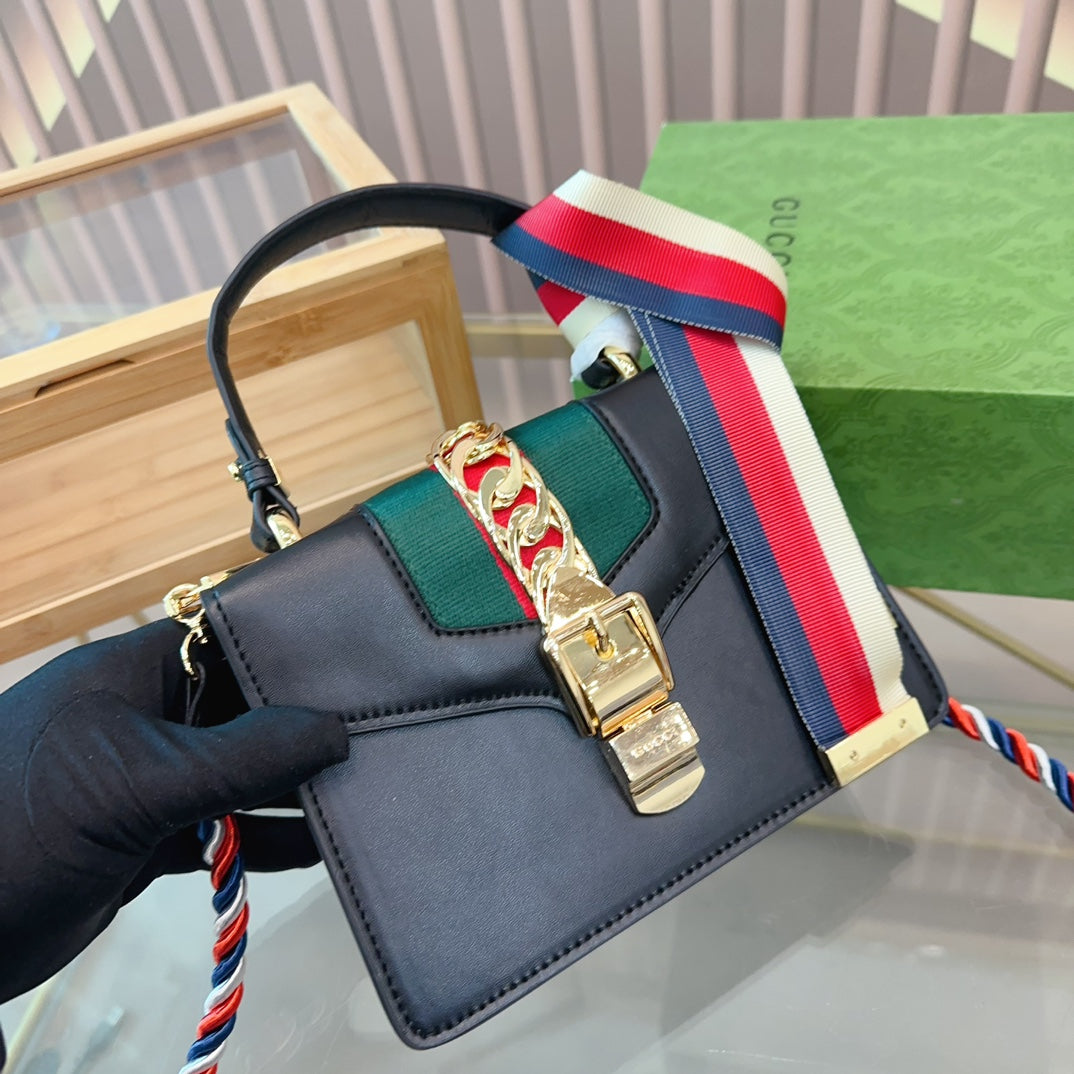 LV-BAG857