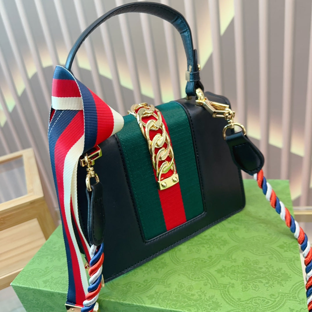 LV-BAG857