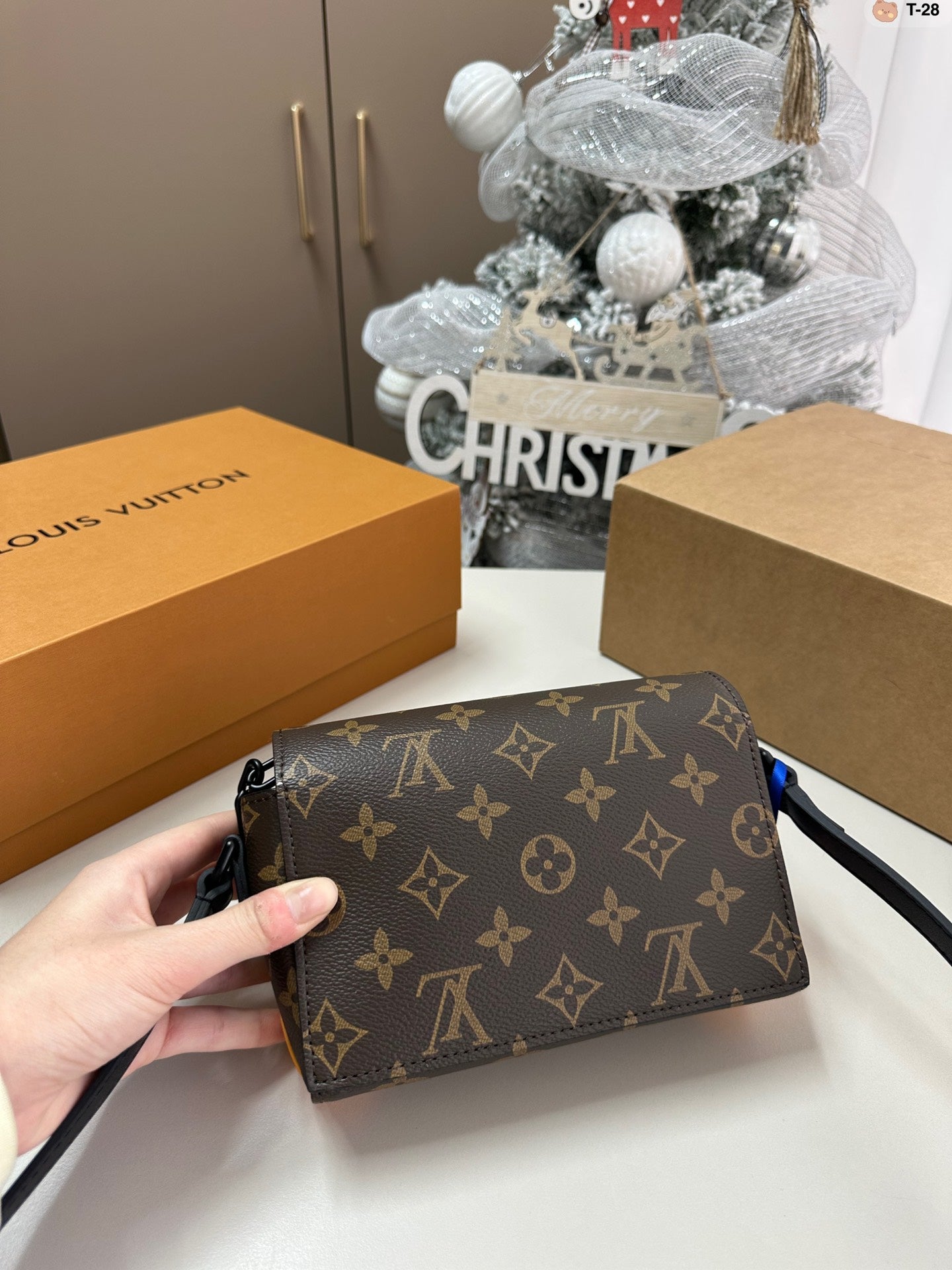 LV-BAG975