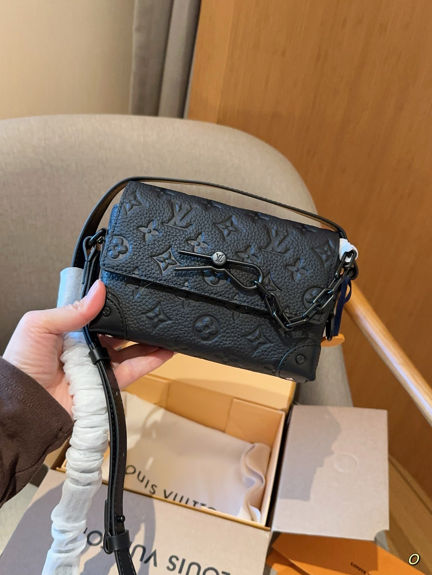 LV-BAG1029