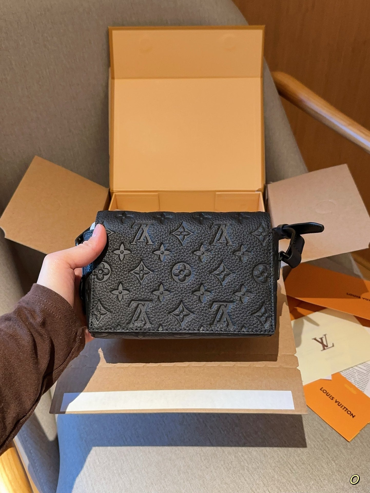 LV-BAG1029