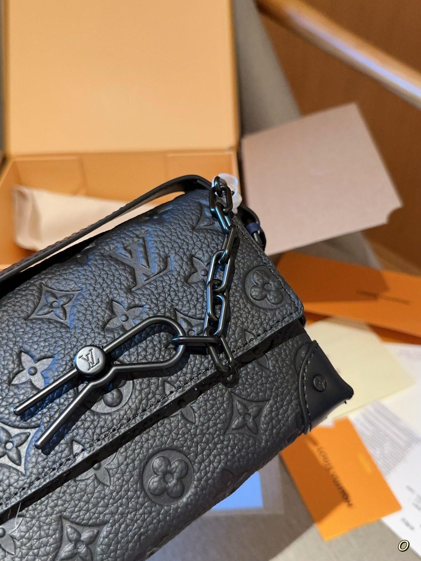 LV-BAG1029