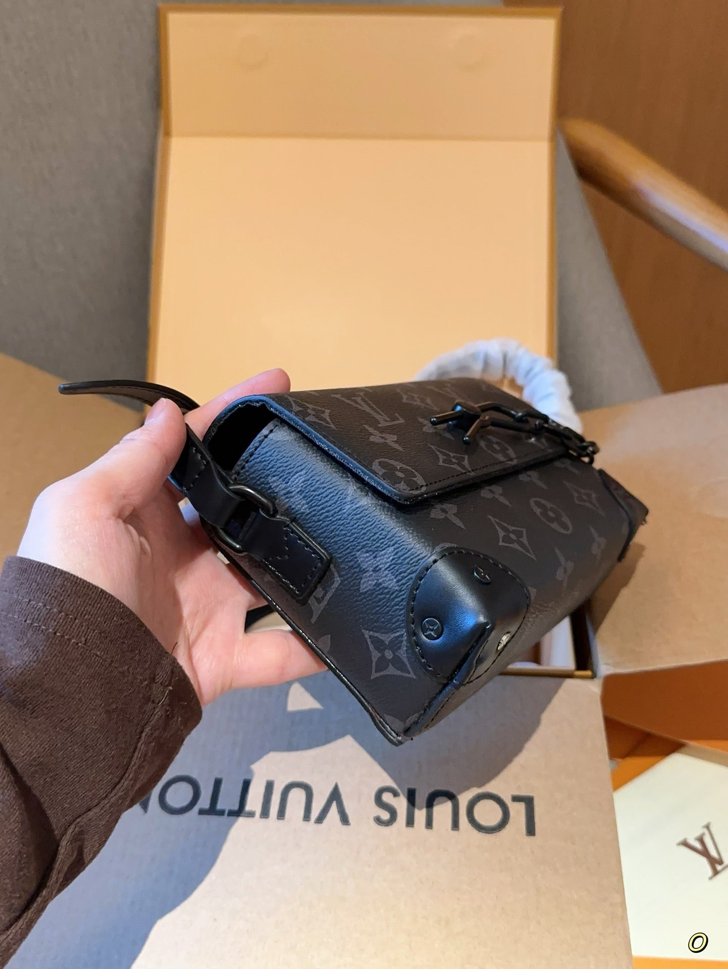 LV-BAG982