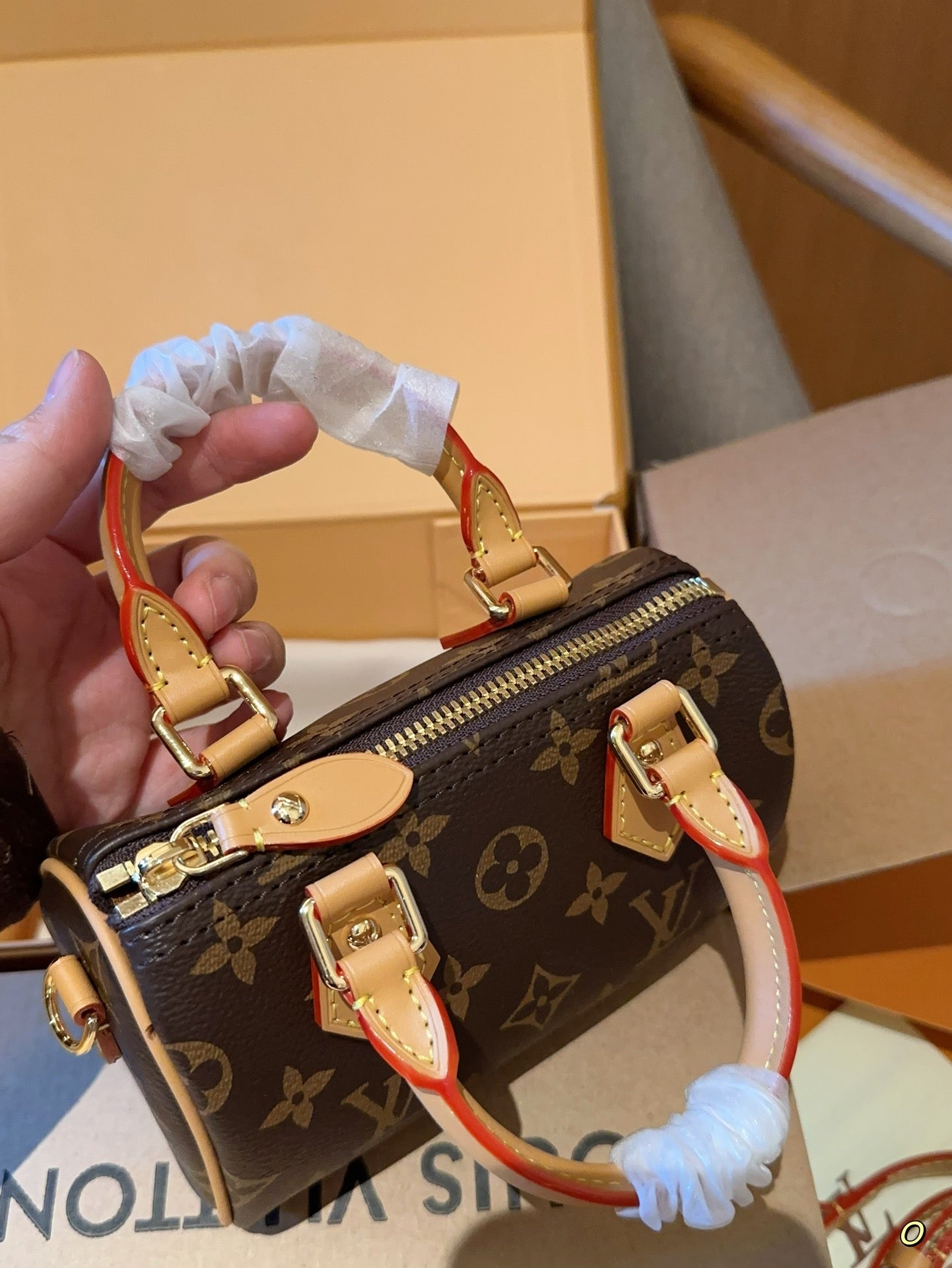 LV-BAG883