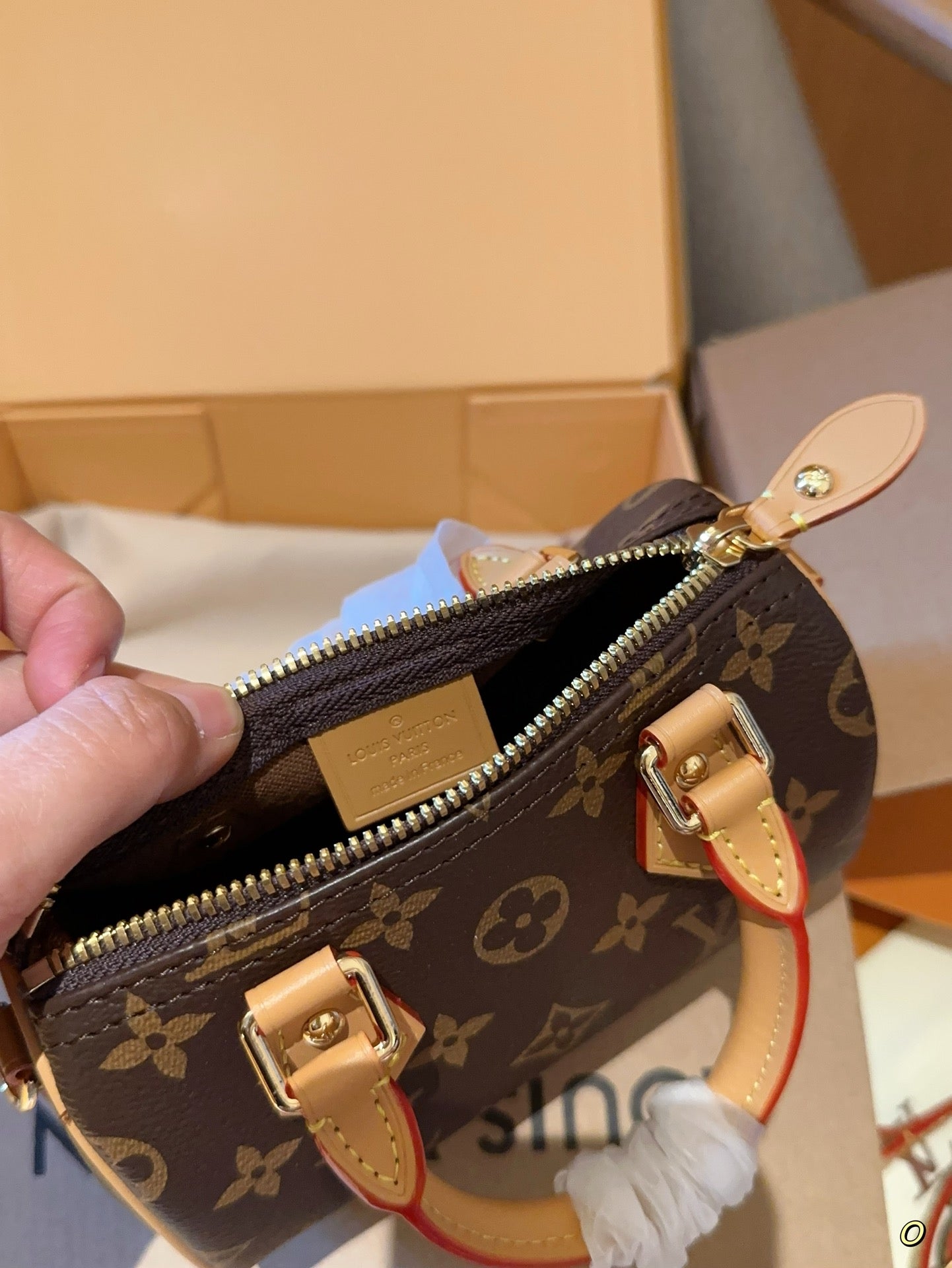 LV-BAG883