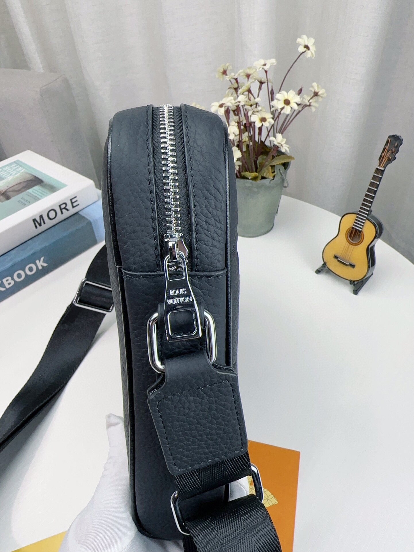 LV-BAG829
