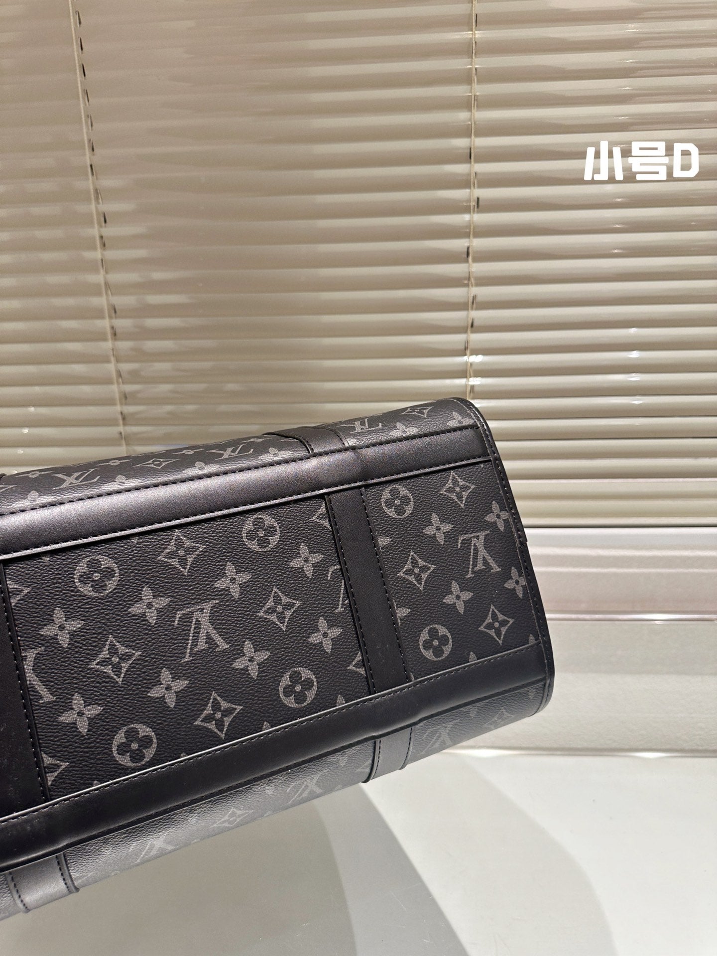 LV-BAG1045