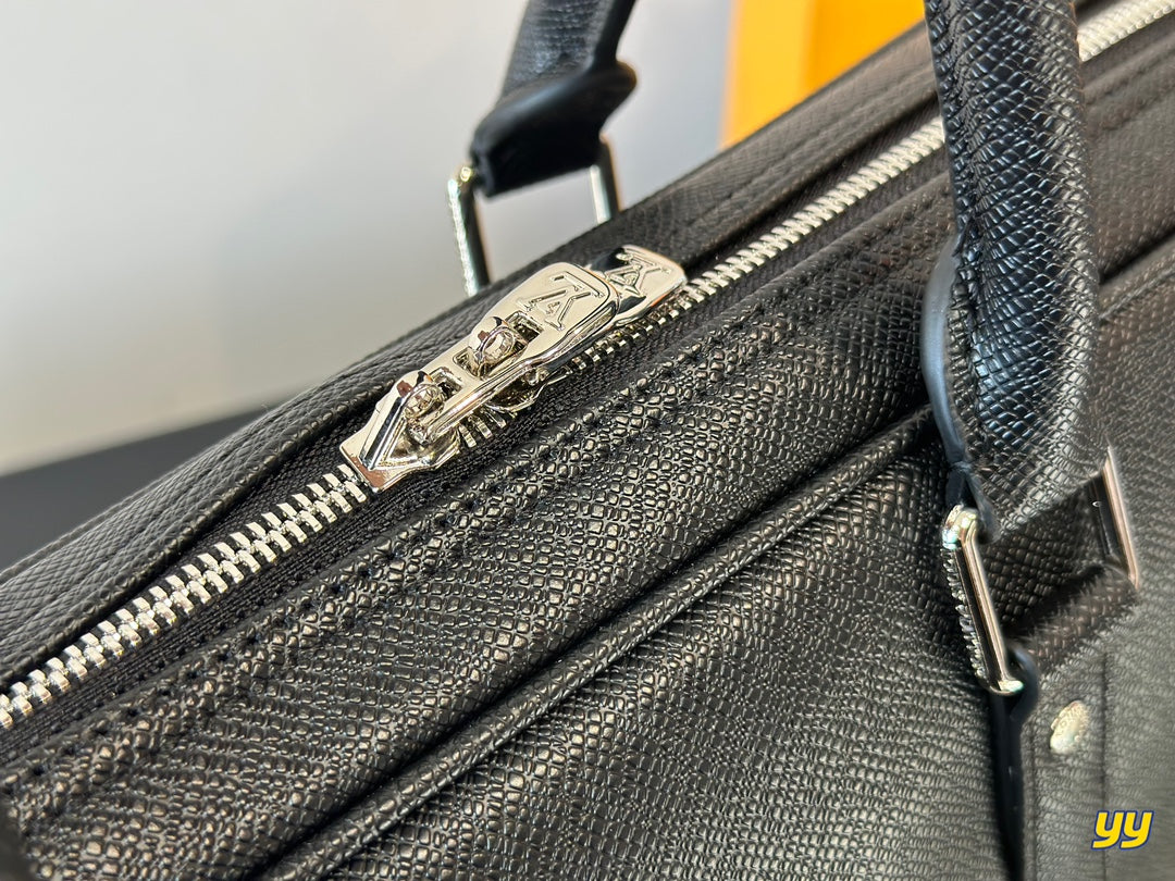 LV-BAG900
