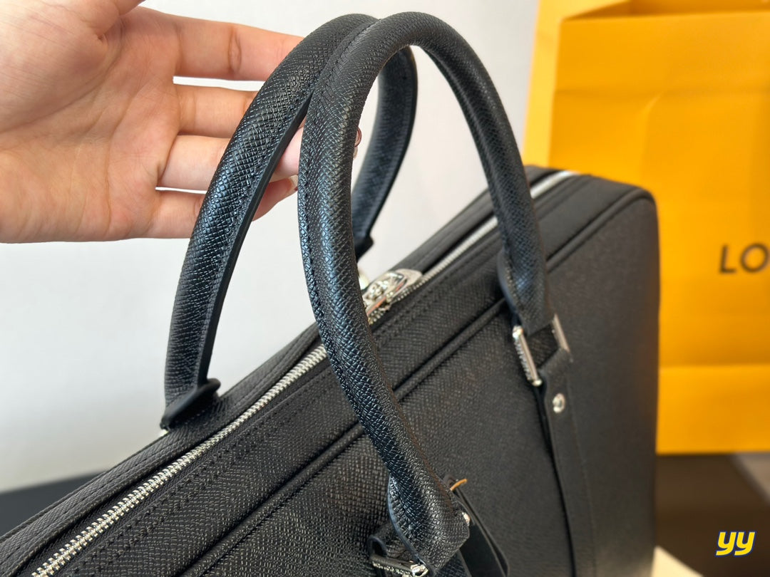 LV-BAG900
