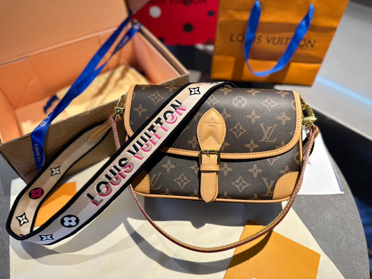 LV-BAG895
