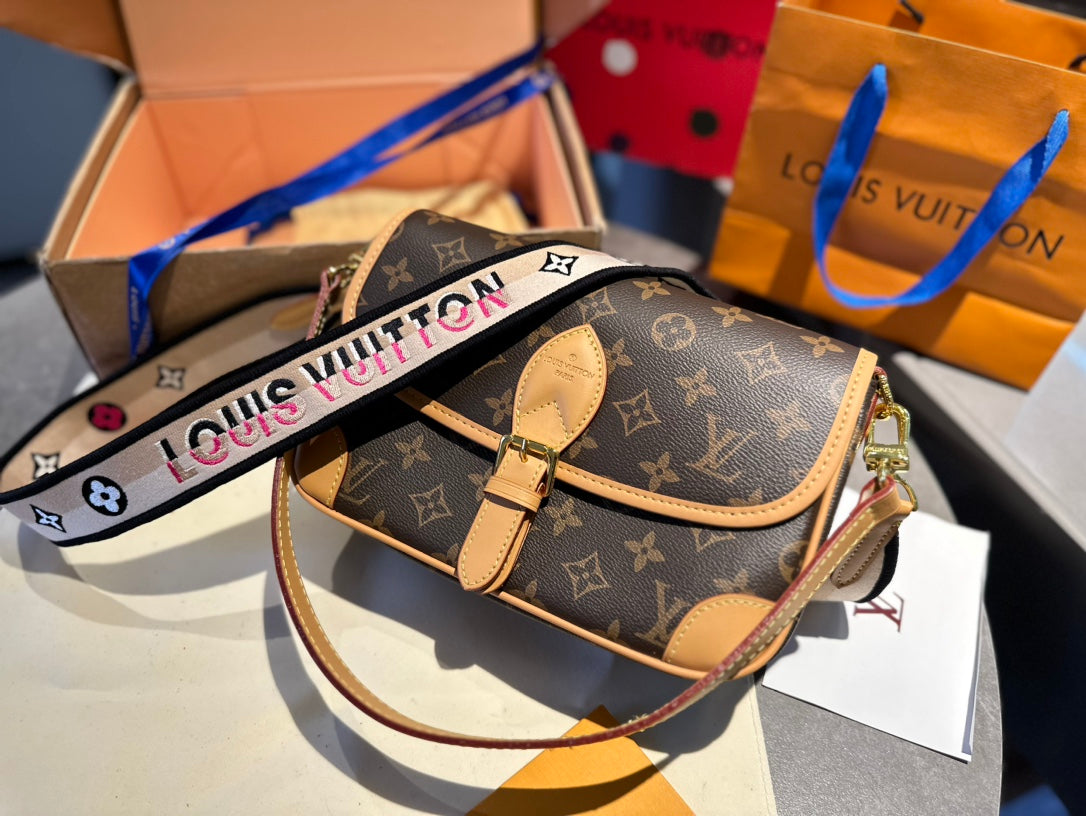 LV-BAG895