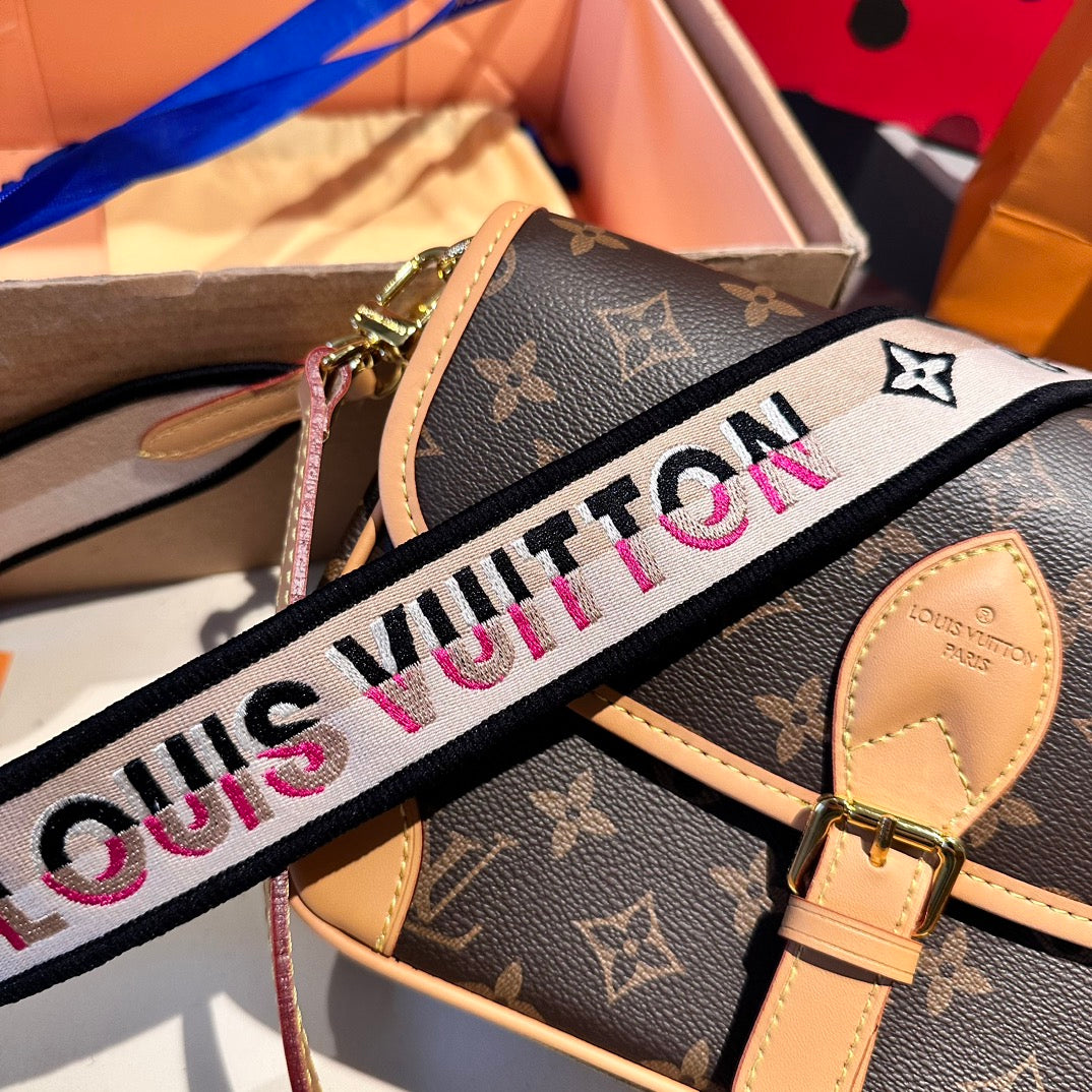 LV-BAG895