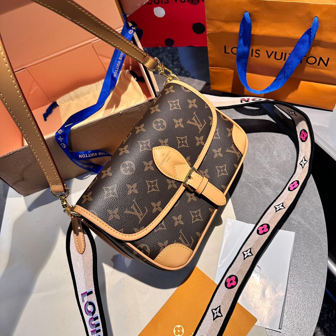 LV-BAG895