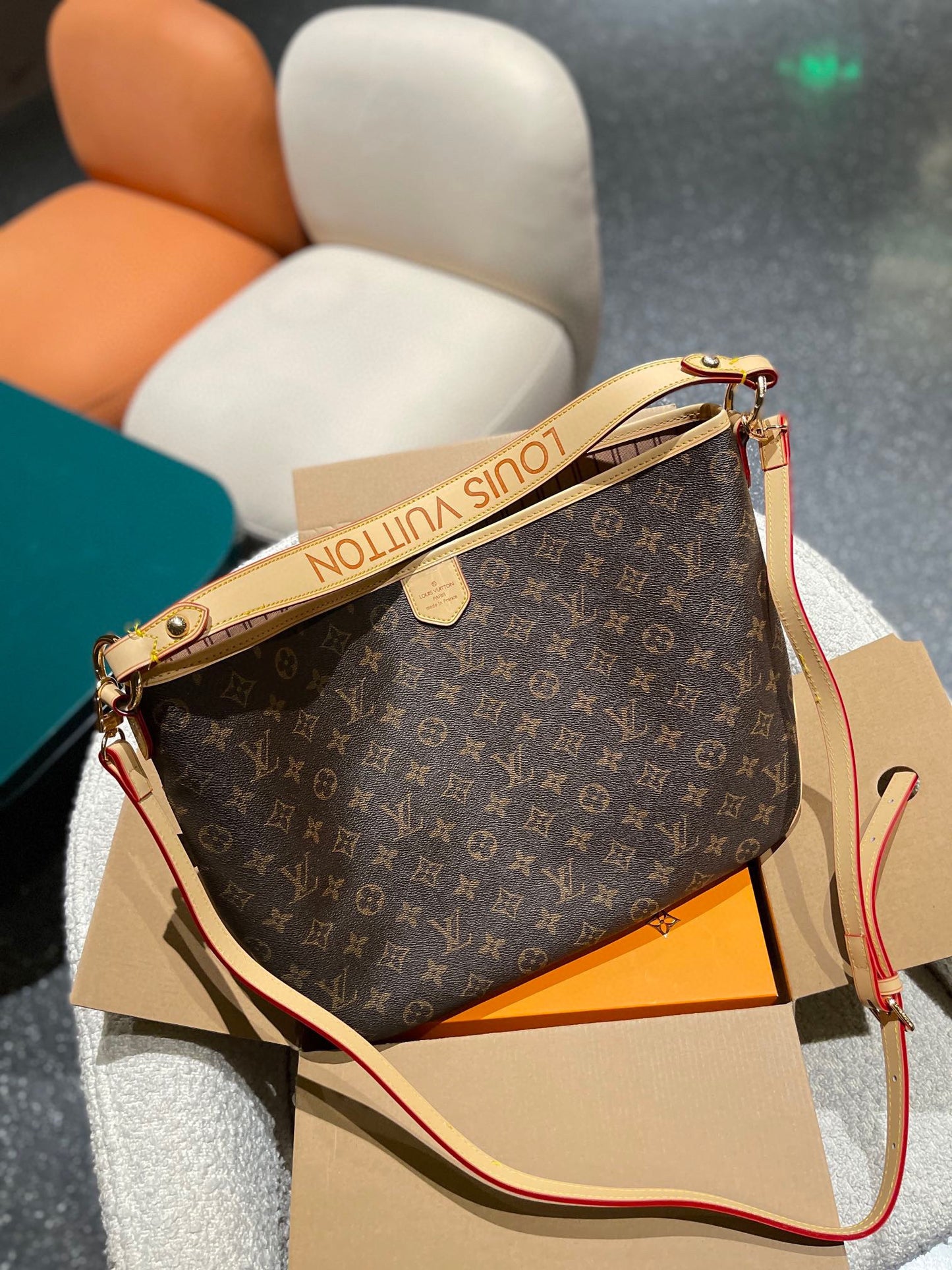 LV-BAG881