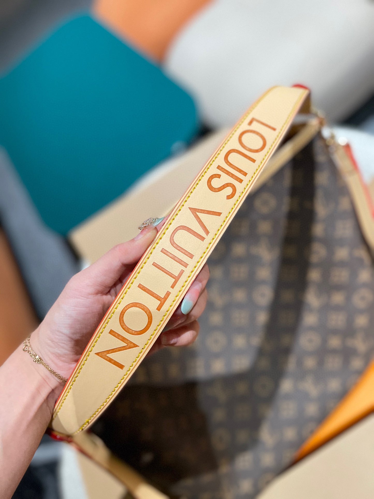 LV-BAG881