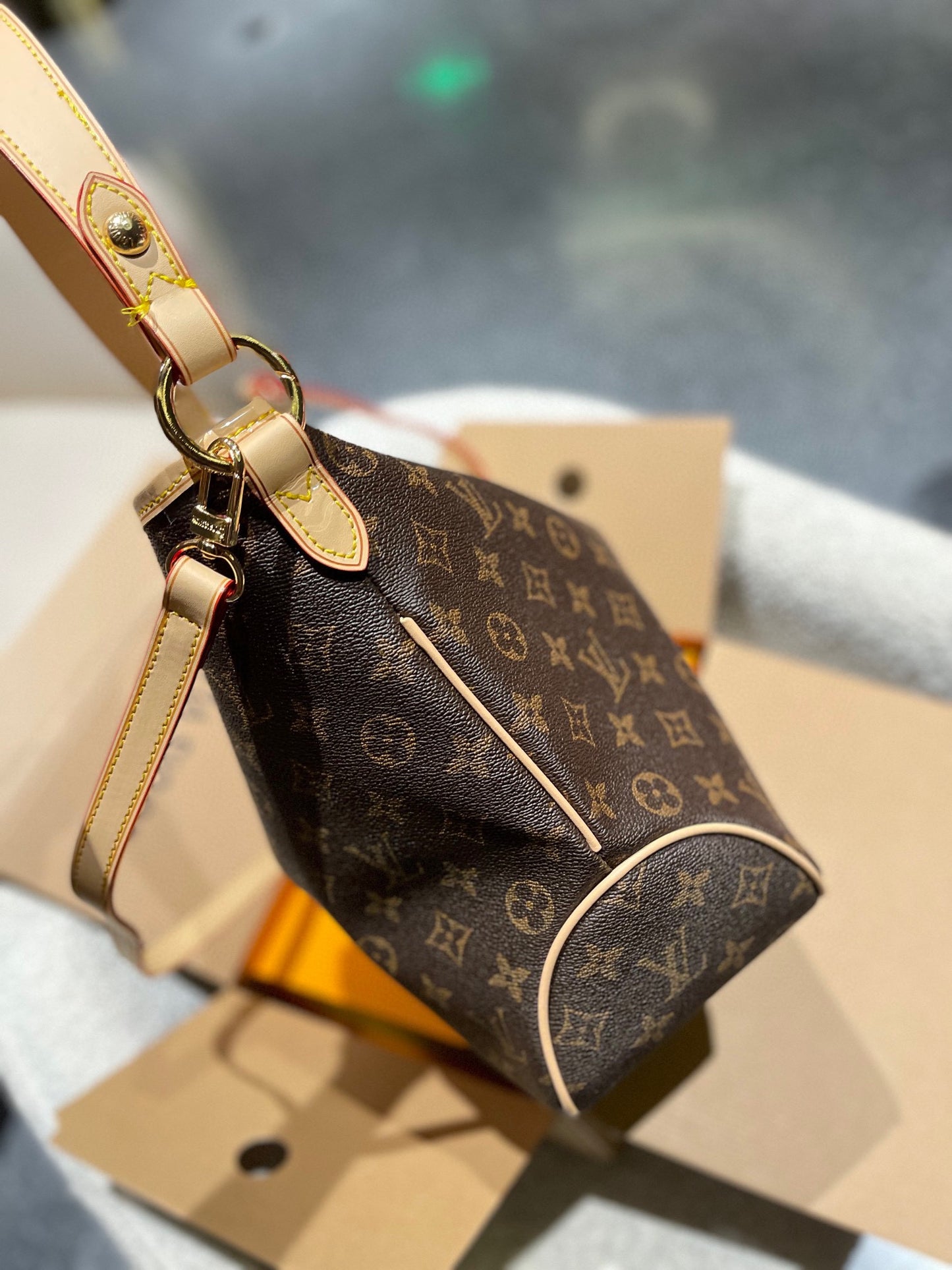 LV-BAG881
