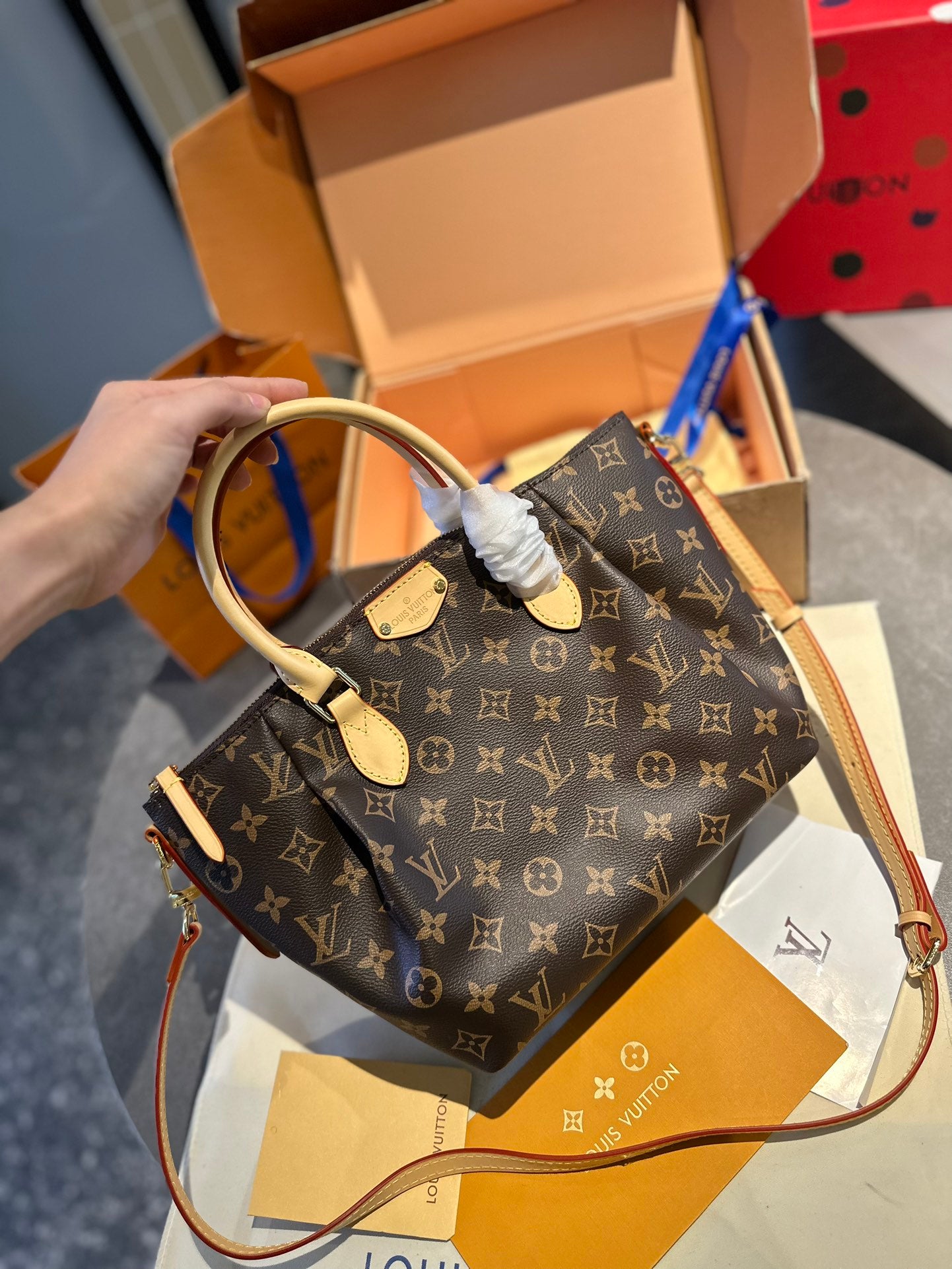 LV-BAG868