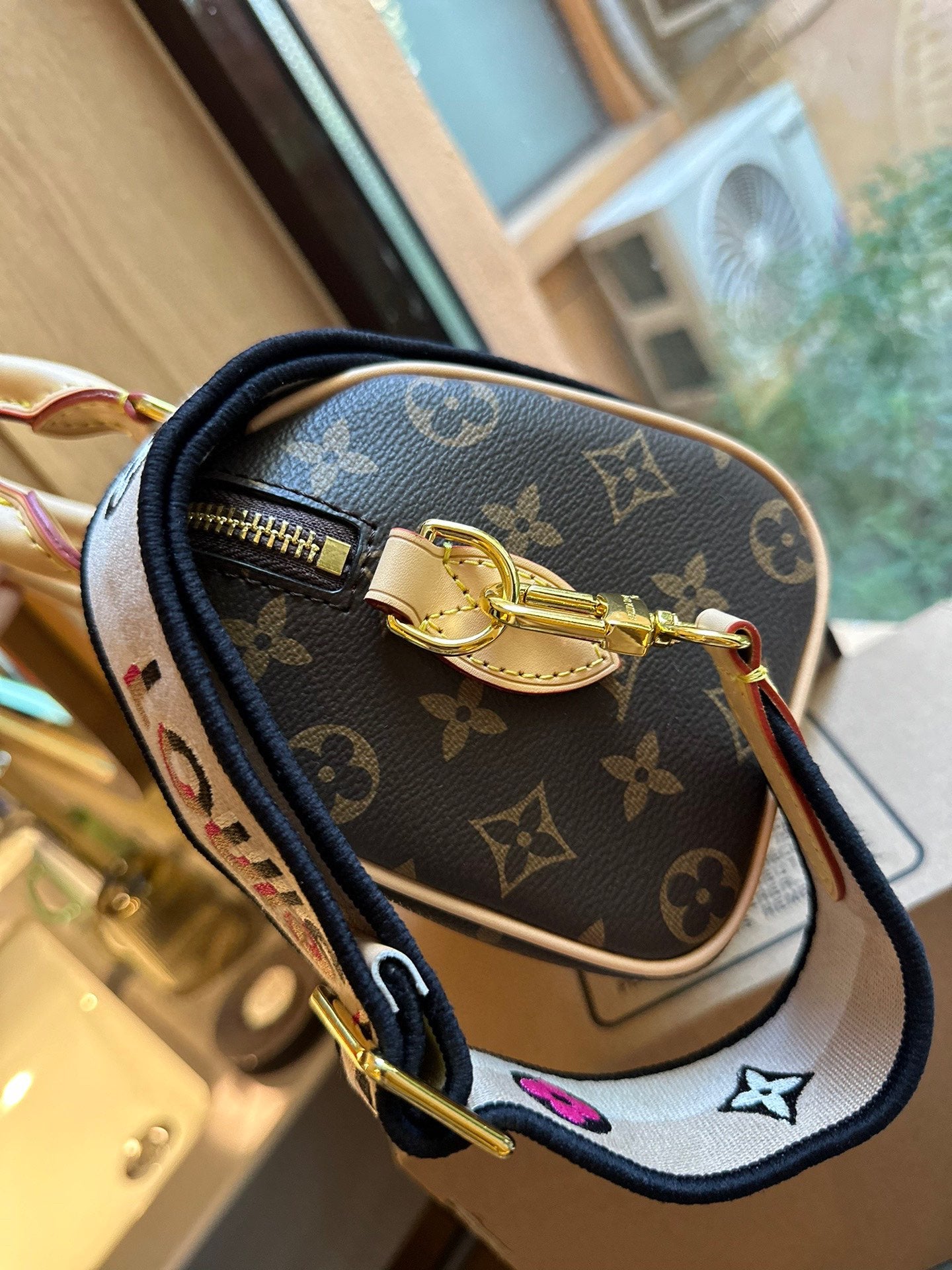 LV-BAG946